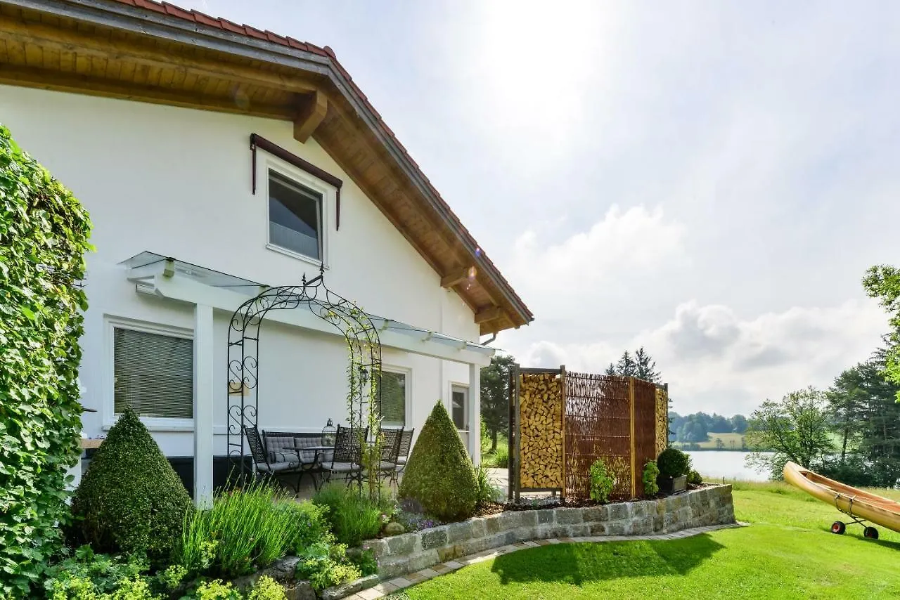 5 Sterne Ferienwohnung Am See Bobing 0*,